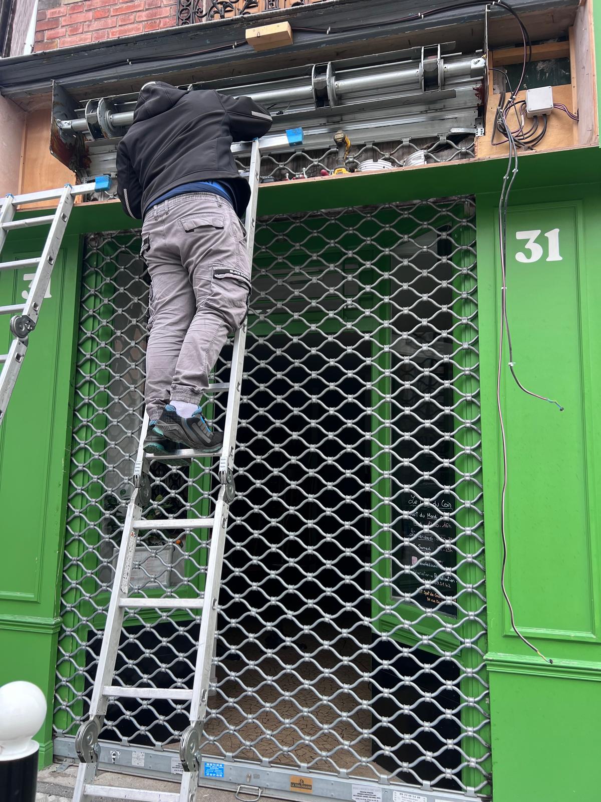 Réparation d'une grille métallique à Paris 12 par SECURMATIC